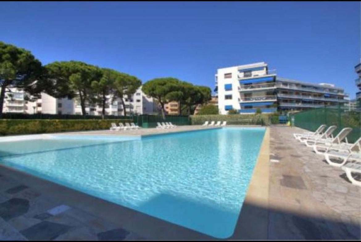 Front De Mer,Plage, Piscine, Parking Кань-сюр-Мер Экстерьер фото